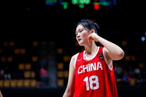 效率很高但機(jī)會(huì)不多！湯雅童全場(chǎng)5中4得8分3板