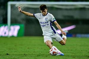 對(duì)抗激烈！天津津門虎vs河南全場共有7人染黃