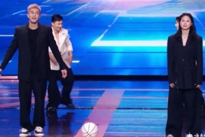 誰更有范兒？郭艾倫與王思雨臺(tái)上大跳《刀馬刀馬》