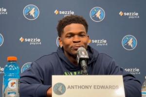 華子：從喬丹錄像學(xué)到背身單打不要用屁股拱 要用上背部頂出空間