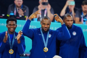 算上也是？費(fèi)爾頓：不算詹庫(kù)杜的話 愛(ài)德華茲是聯(lián)盟前5球員