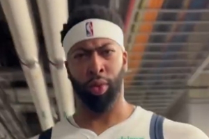 獨(dú)行俠球員被叫全名的反應(yīng)！好幾個(gè)球員驚呆了 露出不可思議表情