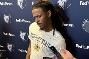 母校情節(jié)！莫蘭特訓(xùn)練營穿大學(xué)T恤 還表示自己平時(shí)都穿母校的衣服