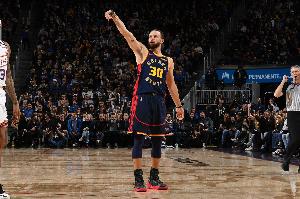 勇士前瞻球員篇：庫(kù)里繼續(xù)刷新3分紀(jì)錄 庫(kù)明加打出身價(jià)好聚好散？