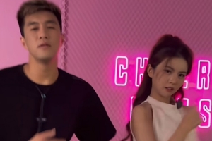 進(jìn)攻犯規(guī)！郭艾倫曬與美女主播跳舞視頻：跳舞到底用哪發(fā)力啊