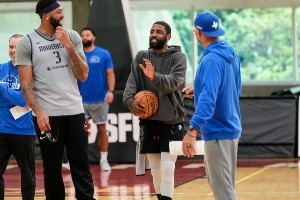 濃眉曬照為生涯第14季預(yù)熱 隊(duì)友拉塞爾、歐文和弗拉格均有亮相！