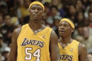 臥龍鳳雛 “KO”組合！美媒調(diào)侃：這就是昨天的艾頓和布朗尼