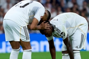 暖心讓點！姆巴佩社媒曬與維尼修斯合照：永遠與你同在