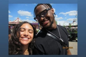 女友發(fā)合照祝布朗尼21歲生日快樂！布朗尼轉(zhuǎn)發(fā)：謝謝寶貝！