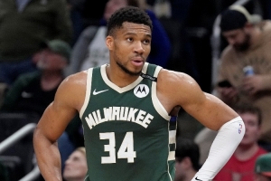 字母哥：盼自己成為史上最偉大的球員之一 我不是為了混日子&薪水