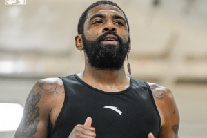 全員參與&保持專注！獨(dú)行俠官方曬球隊(duì)訓(xùn)練照