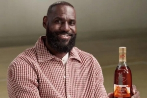 從埃爾維到科比再到詹姆斯 體育巨星的退役為何總是懸念重重？