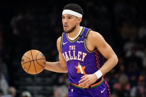 布克：我非?？释氐郊竞筚愇枧_(tái) 作為領(lǐng)袖我要承擔(dān)起責(zé)任