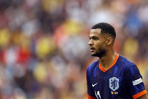 為荷蘭打進(jìn)17球，加克波國(guó)家隊(duì)進(jìn)球數(shù)追平古利特和奧維馬斯