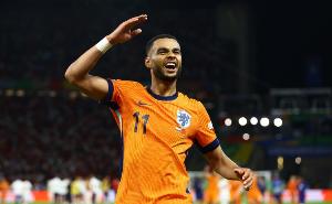 點(diǎn)射雙響，加克波成為1978年后首位單場(chǎng)打進(jìn)兩粒點(diǎn)球的荷蘭球員