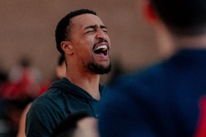 備戰(zhàn)廣州！快船發(fā)布今日訓(xùn)練照：保羅小卡哈登科林斯等人上鏡