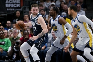 防守者角色！科爾：我們需要庫明加 他能防東詹卡那種高大側(cè)翼