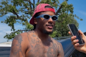 ??杰倫-格林普通話寄語中國(guó)球迷：我是風(fēng)雪 風(fēng)雪壓我兩三年