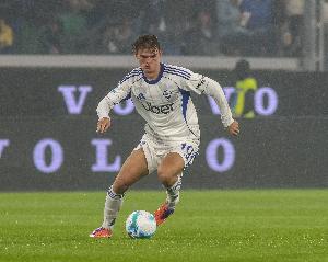 帕斯：跟勞塔羅和阿爾瓦雷斯一起踢球更輕松，也更容易克服難關