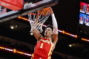 狀態(tài)出色！杰倫-約翰遜11中7拿下全場最高20分外加7板2助2斷