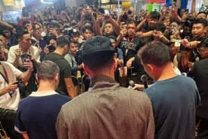 期待下次相遇！布克曬中國賽期間的近照：來自中國澳門的愛