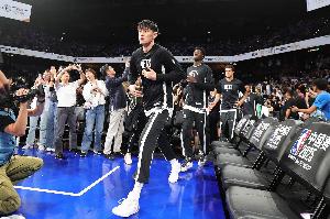 媒體人：小曾不在最佳狀態(tài)沒中國賽籃網(wǎng)不會簽他 這就是公關任務