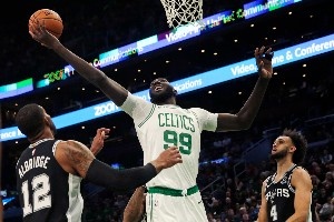 NBA歷史誰最“重量級(jí)”？三連冠鯊魚力拔山兮 印度神塔進(jìn)前三