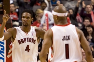 維拉紐瓦：猛龍時(shí)期的波什是窮人版KG 他很全面&超有技巧