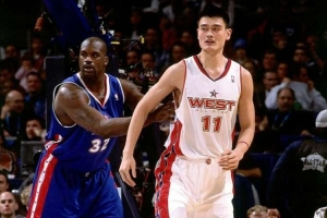 楊毅：奧尼爾的進(jìn)攻摧毀力遠(yuǎn)勝姚明 后者在場上時就別考慮防守了