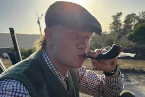 被他裝到了！網(wǎng)友提問哈蘭德：你抽的啥？哈蘭德回答：進球