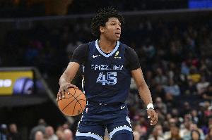 三分還是很準(zhǔn)！GG-杰克遜6中5&三分3中3射落13分 另有2板1斷1帽