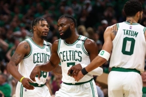 杰倫-布朗：懷念和斯瑪特打球的時(shí)光 看他穿湖人球衣很不可思議