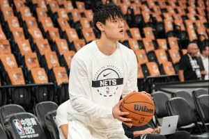 周琦：凡博從訓(xùn)練營合同往上走 比選秀難很多 優(yōu)劣勢很快暴露出來