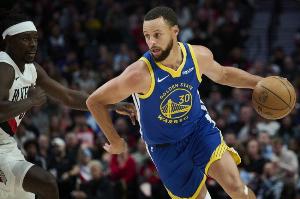 球員30歲之后的40+場(chǎng)次：?jiǎn)痰?4場(chǎng)排第一 庫里42場(chǎng)第二