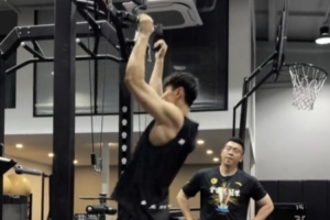 恢復(fù)身體！訓(xùn)練師曬曾凡博體能訓(xùn)練視頻