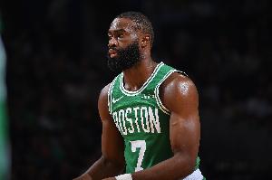 張佳瑋：杰倫-布朗次節(jié)末打出FMVP風(fēng)采 綠軍的比賽內(nèi)容遠(yuǎn)好過(guò)戰(zhàn)績(jī)