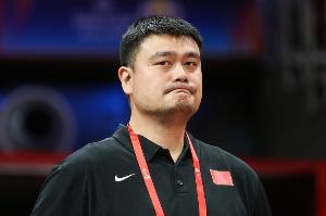 姚明：人到了一定年齡之后發(fā)現(xiàn)一件事 就是要學會做減法