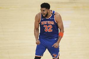 終于醒了！唐斯第三節(jié)6中4&7罰全中砍下15分5籃板 帶隊(duì)追分！