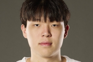 徐靜雨：其他人都在成長(zhǎng) 只有楊瀚森在退步 遭到了徹底棄用