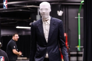 文班cos瘦長鬼影！球員萬圣節(jié)經(jīng)典裝扮 你給打幾分？