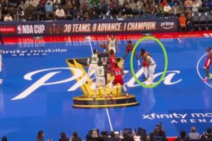 滿臉問號？恩比德連球都不跳了 膝蓋真有問題？