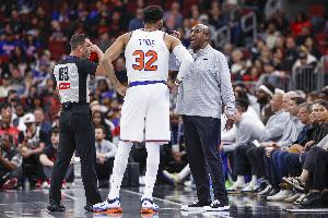 唐斯談3連?。罕緛矶寄苴A的 上賽季我們能贏下那些勢(shì)均力敵的比賽