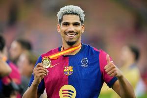 阿勞霍186次出場追平內(nèi)馬爾并列巴薩美洲球員出場數(shù)第十，梅西第1