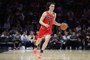 吉迪公牛生涯第8次砍三雙隊(duì)史第三！僅次于喬丹28次&皮蓬15次