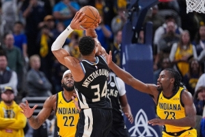 鍵盤(pán)俠|字母哥絕殺慶祝被罰款沒(méi)跑 這一刻喬丹&科比&司機(jī)附體