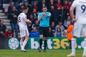 英超第11輪裁判安排：卡瓦納主裁曼城VS利物浦，巴羅特執(zhí)法曼聯(lián)