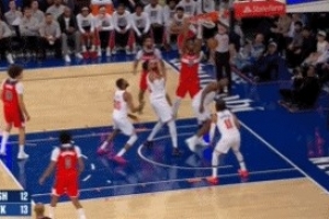 硬起來了！薩爾籃下暴起補(bǔ)扣&打唐斯2+1