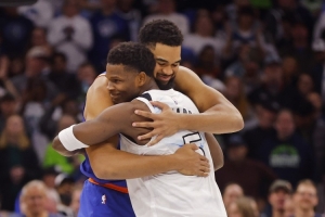 唐斯：幾乎每天都和狼隊(duì)的老隊(duì)友聊天 我愛他們 愿為他們做一切