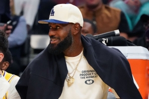 美網(wǎng)友：詹姆斯第23季只打23場(chǎng)？喬丹不會(huì)因任何原因缺陣&真GOAT