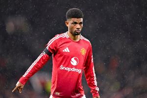 阿瑪?shù)伦陨腺惣驹谟⒊统?次助攻，曼聯(lián)隊(duì)內(nèi)僅次于B費(fèi)